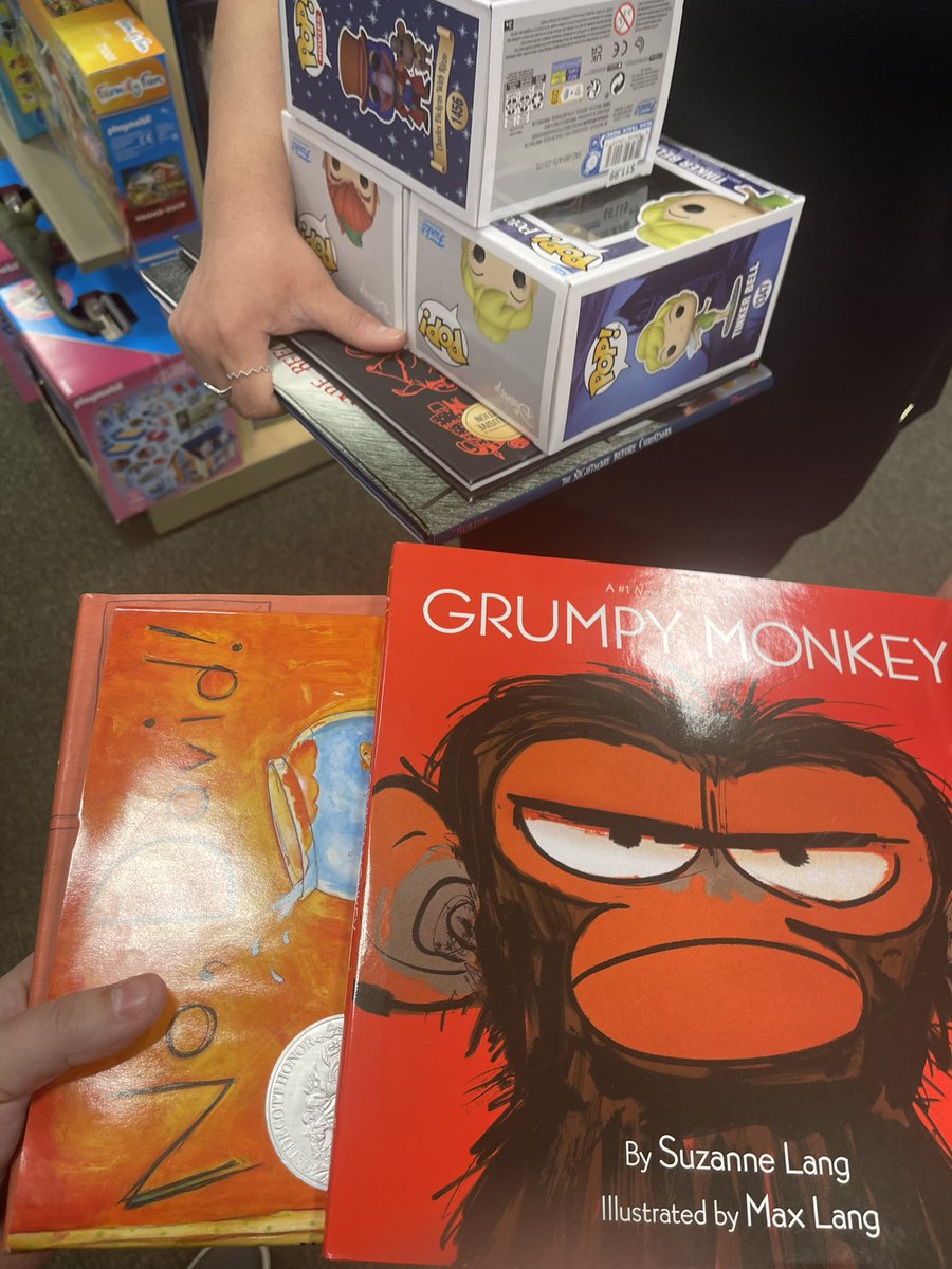Okay we hit up Barnes and Noble lol! #picturebooks #kidlit #kidsbookclub