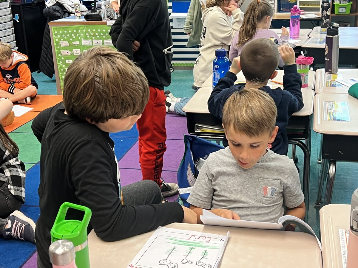 DES2ndGrade's tweet photo. 2nd graders were so excited to share their personal narratives with their 5th grade buddies today! 📝 https://t.co/eMtV6VBl0V