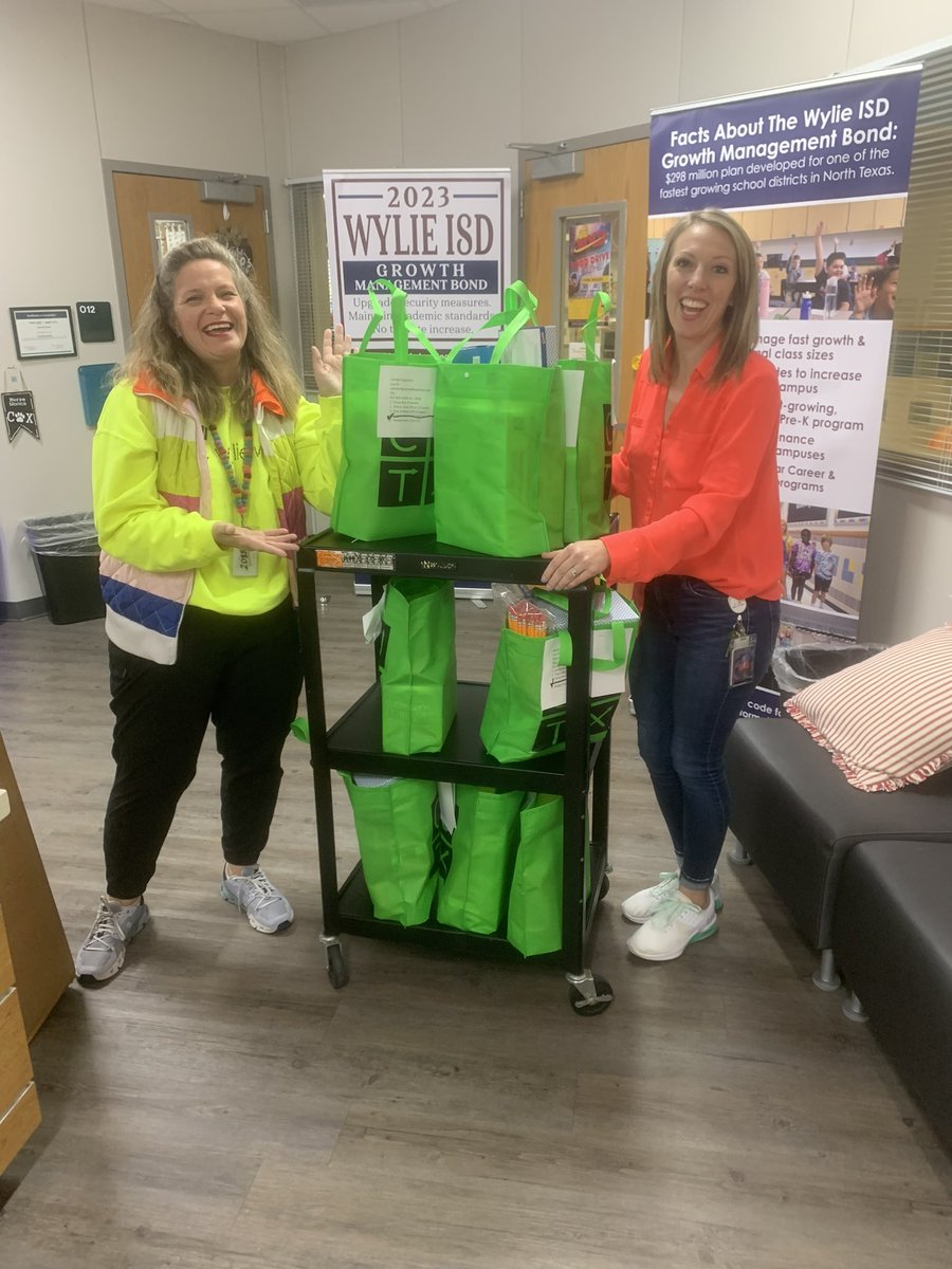 🎉🎉 We dropped off the final distribution for the #SchoolSupplyCloset for 23-24! Our first year, 927 teachers received items many will purchase out of their own pockets, like paper towels, pencils, highlighters, and tissues.

Thank you to everyone who made this a success. 💫