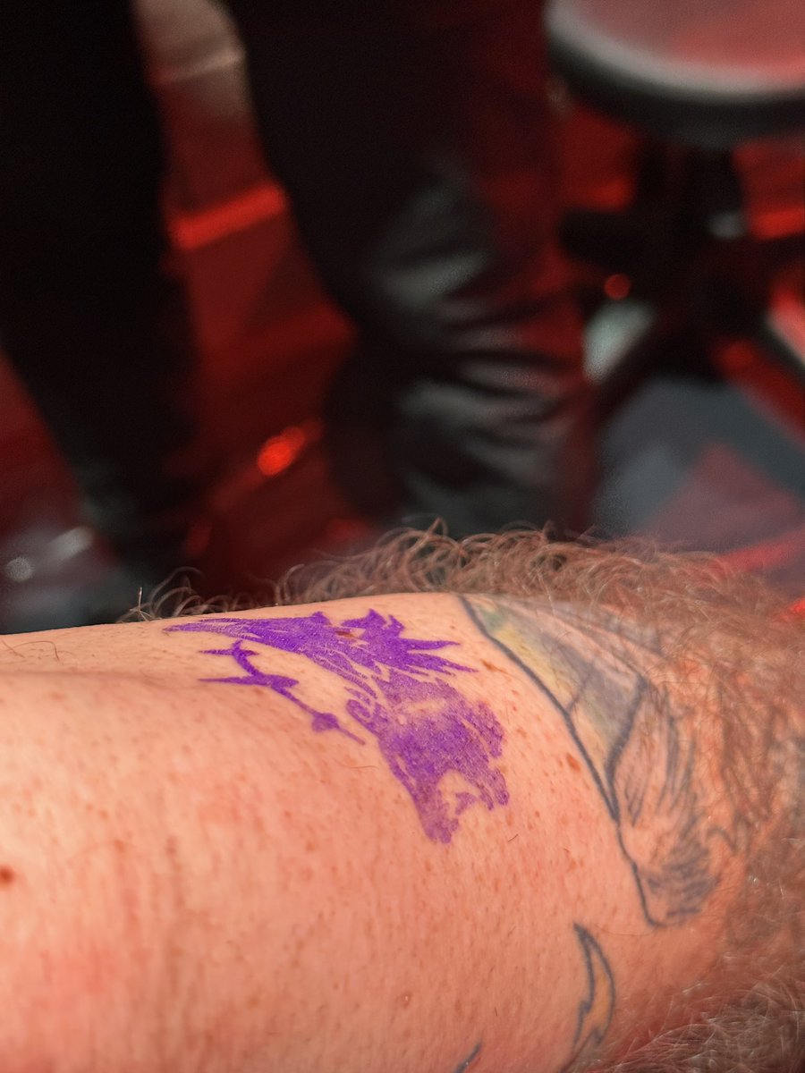 akaSnuggie's tweet photo. It is time.
Tattoo happening and proving my dedication to Druid.
Thanks @Diablo and #HellsInk for marking me permanently!
#DiabloPartner https://t.co/IAds6y906E