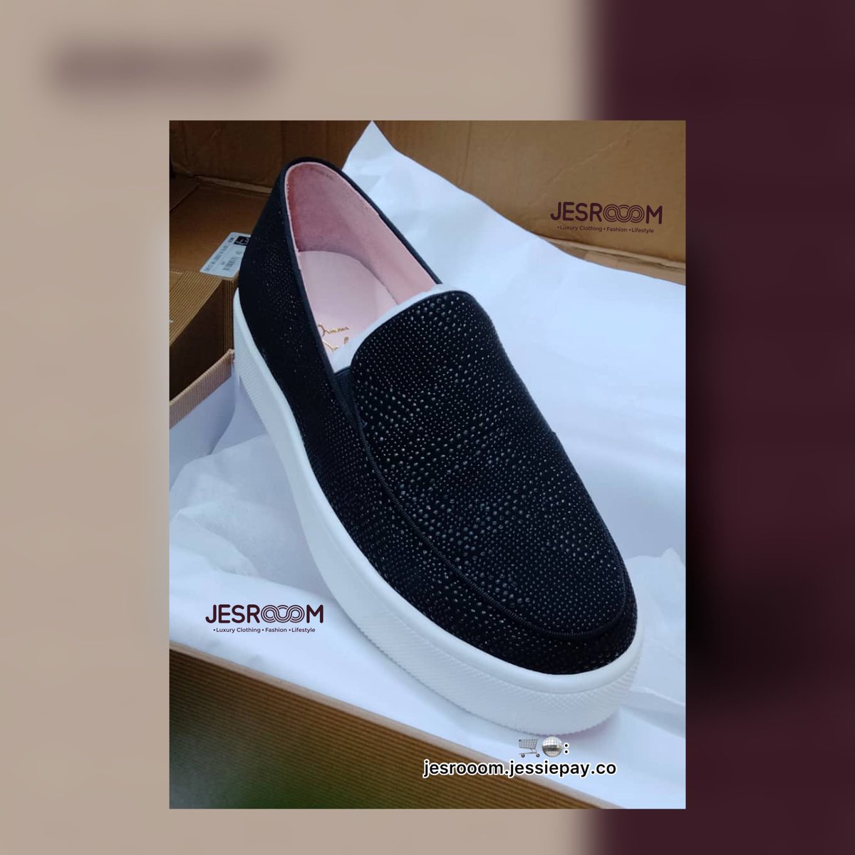 jesrooom's tweet photo. Elevate your shoe game with our Designer Men's Footwear Collection!

From sizes 40-45, find your perfect fit for just ₦40,000 a pair. Step into style and comfort today.👞✨

🛒Shop🛍️ via 🪩: https://t.co/LfLIuDGvJQ link in bio.

NATIONWIDE DELIVERY 🚚 https://t.co/UGRocj1YFs