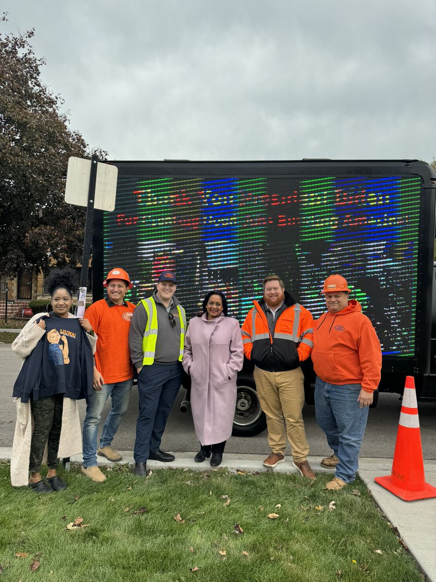 LIUNA (@liuna) on Twitter photo Proud moment for #LIUNA Local 1092 as we stand with <a href="/SenatorDurbin/">Senator Dick Durbin</a> <a href="/SenDuckworth/">Tammy Duckworth</a> <a href="/radhikafox/">Radhika Fox</a> <a href="/ChicagosMayor/">Mayor Brandon Johnson</a> <a href="/EPA/">U.S. EPA</a> and other leaders in Chicago, the epicenter of lead hazards in the US, announcing the replacement of 30,000+ toxic lead water pipes. #LIUNABuilds #gettheleadout Proud moment for #LIUNA Local 1092 as we stand with <a href="/SenatorDurbin/">Senator Dick Durbin</a> <a href="/SenDuckworth/">Tammy Duckworth</a> <a href="/radhikafox/">Radhika Fox</a> <a href="/ChicagosMayor/">Mayor Brandon Johnson</a> <a href="/EPA/">U.S. EPA</a> and other leaders in Chicago, the epicenter of lead hazards in the US, announcing the replacement of 30,000+ toxic lead water pipes. #LIUNABuilds #gettheleadout