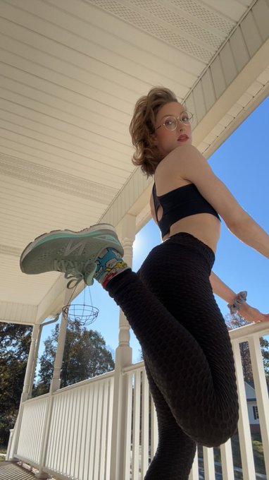 I&rsquo;m torn between &ldquo;Need any water?&rdquo; And &ldquo;Look at me!&rdquo; https://t.co/bd7rDGXT5w