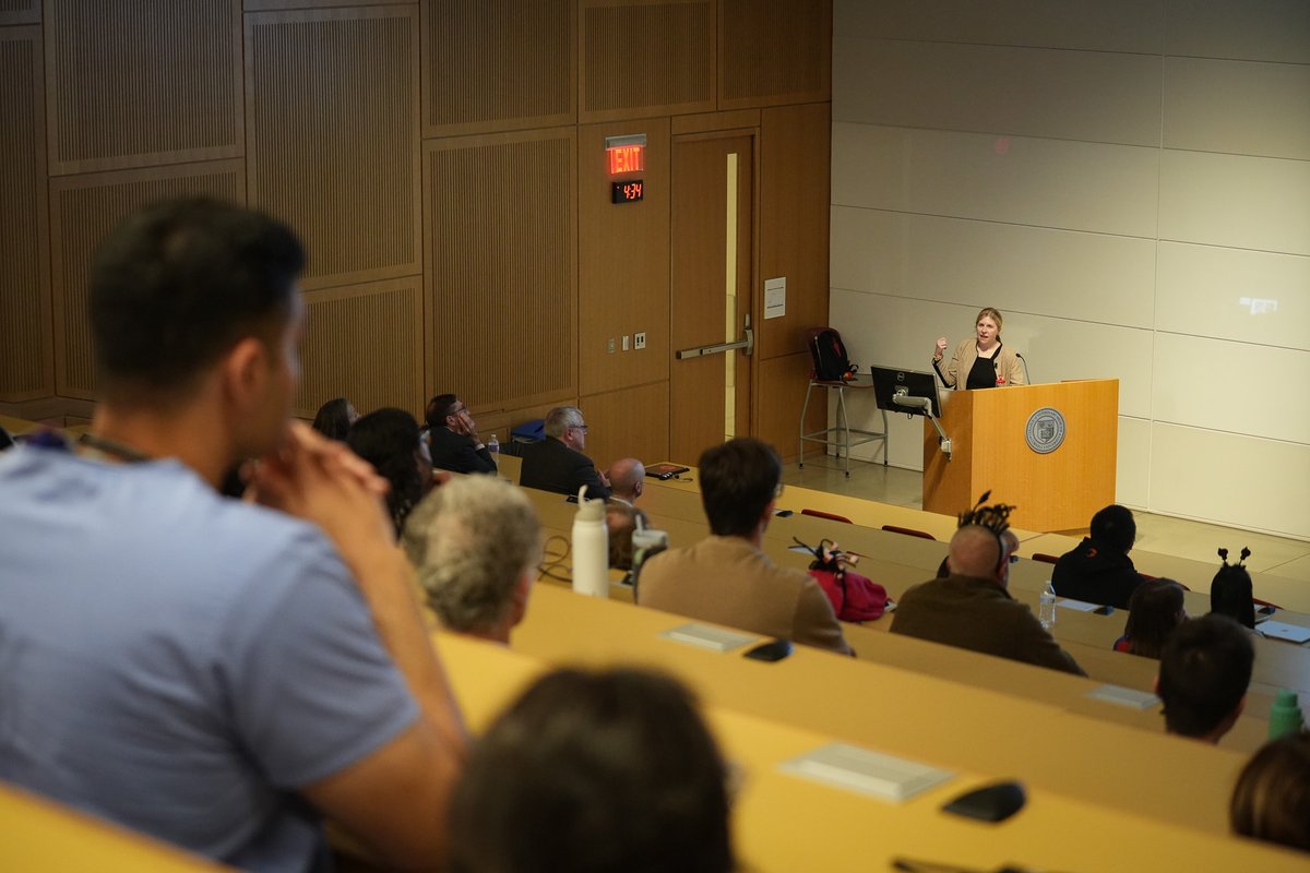 Laura Goodman, Ph.D. ’07, was recently honored with the 2023 Zoetis Award for Veterinary Research Excellence. She presented her research to a full CVM lecture hall at a special seminar on Halloween. 

More below ⬇️.

vet.cornell.edu/news/20231103/…