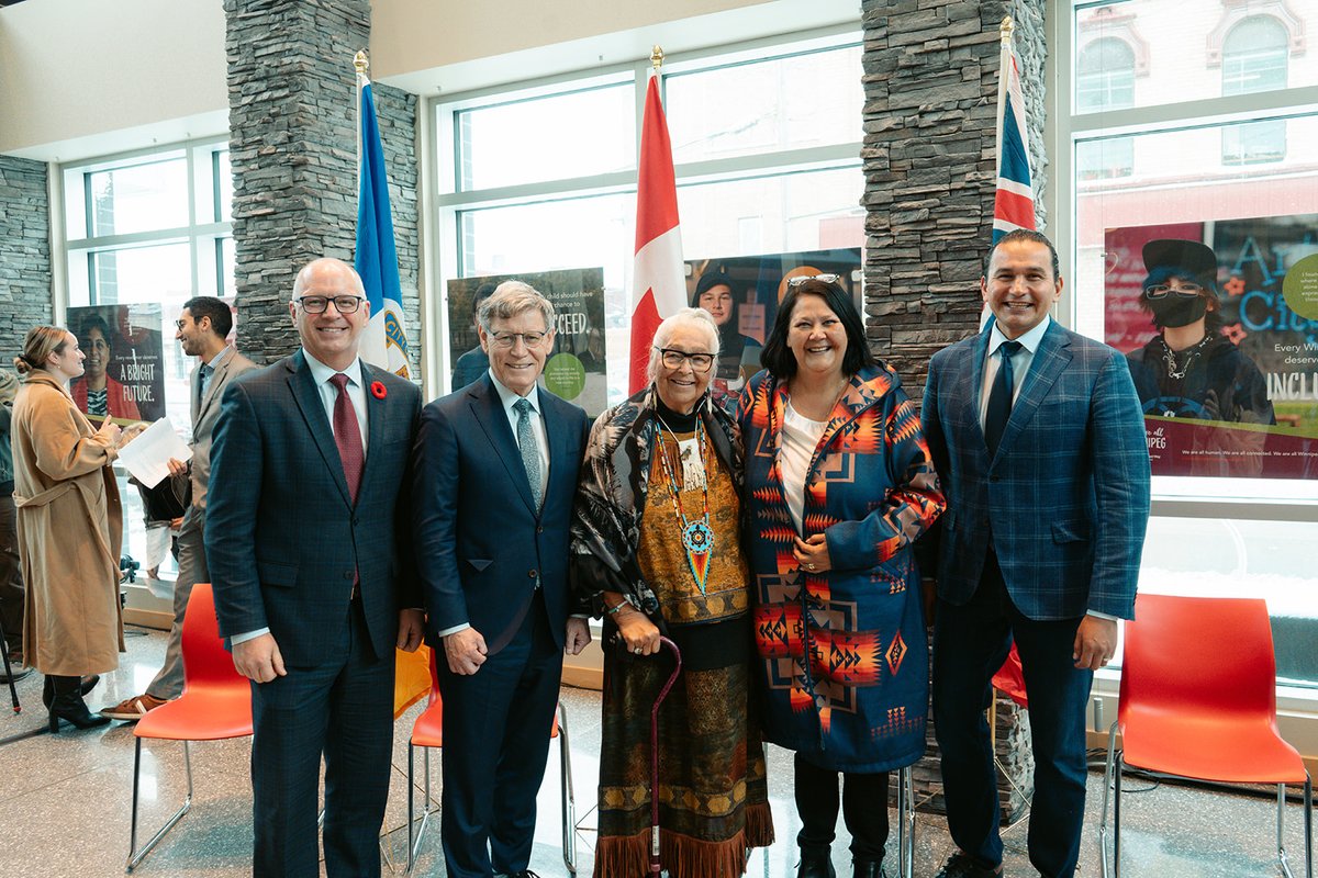 PrairiesCanEN's tweet photo. Collaboration was the name of the game last week when we announced a new partnership between three levels of government. Together, the federal, provincial and municipal governments will work together to make #Manitoba stronger and more prosperous: https://t.co/jhfnmRvfFK https://t.co/eE2TpGqwEi