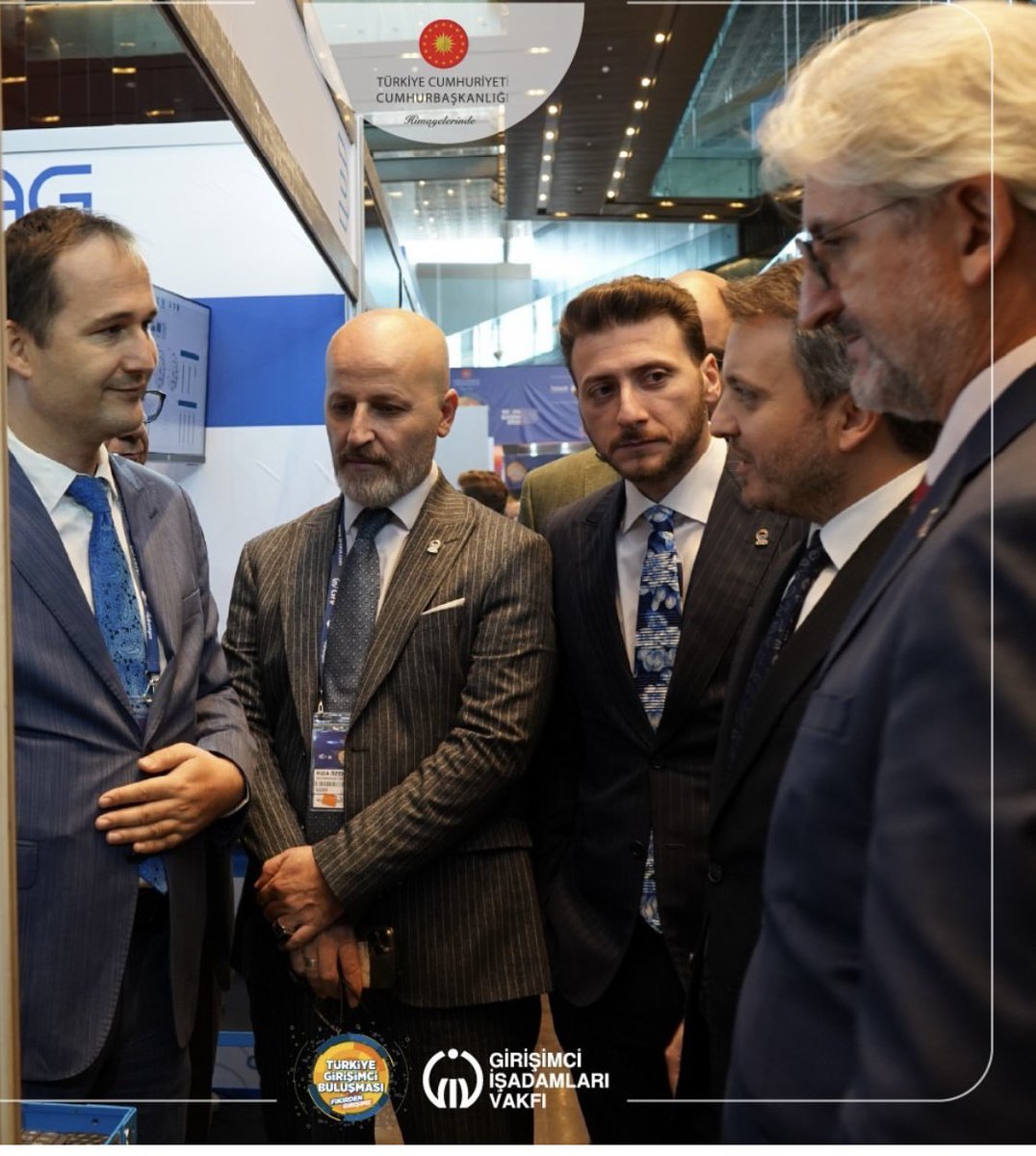 rizaozer61's tweet photo. Türkiye Girişimci Buluşması'nda yüzlerce girişim arasında en iyilerinin özenle belirlendiği programımızın açılışını gerçekleştirdik.
#rızaözer #revmen @givorgtr
📍Türkiye Girişimci Buluşması/Konya https://t.co/fmJcU3ZNOF