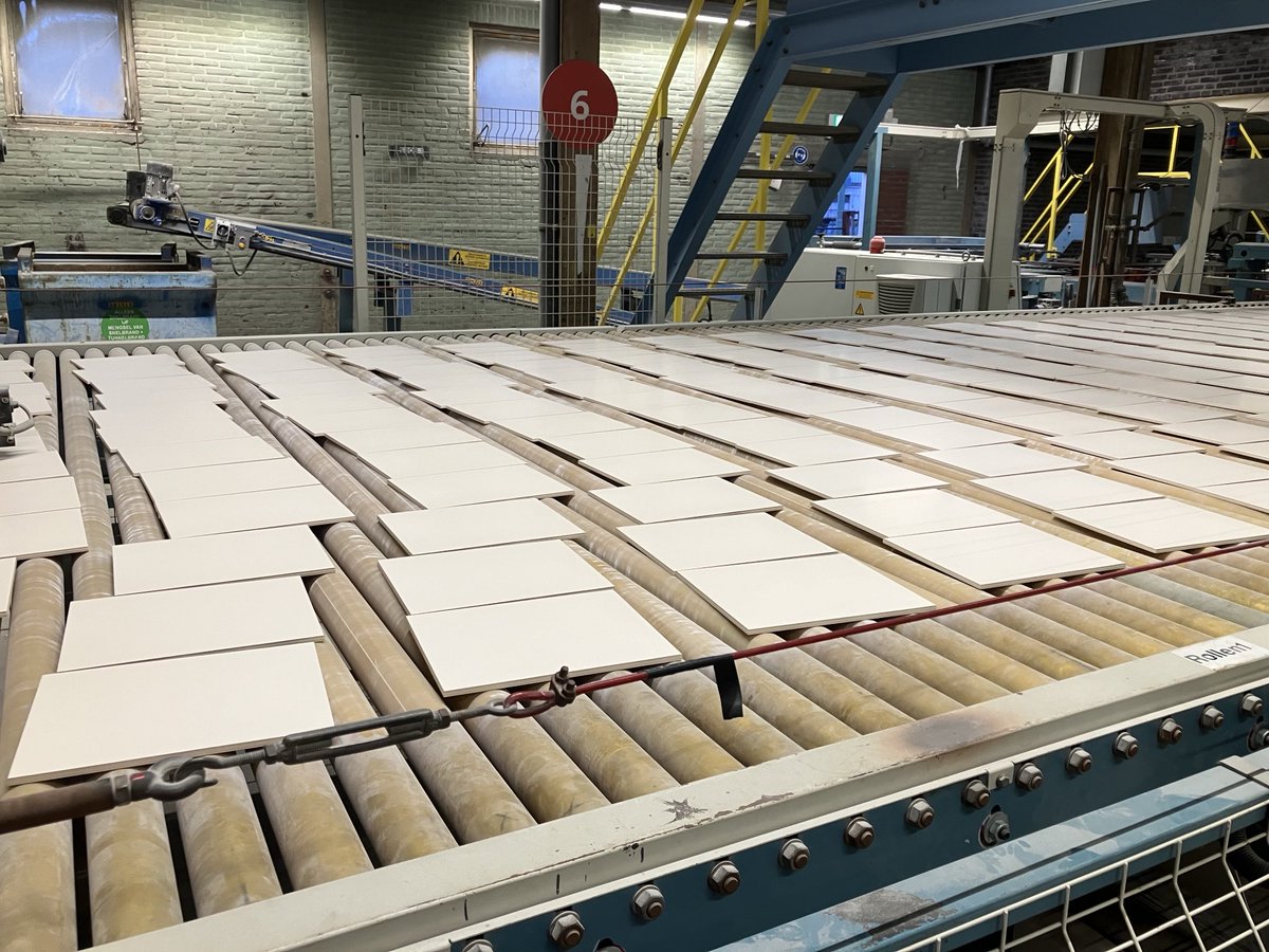 Vandaag op werkbezoek bij ⁦@mosatiles⁩ in het kader van verduurzaming Cluster 6 bedrijven. Prachtig Nederlands maakbedrijf. Willem en Wim dank voor jullie uiteenzetting.