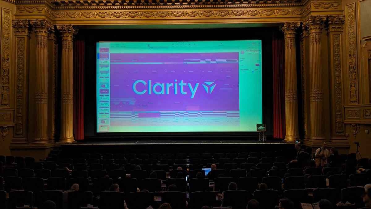 Last talk of the year done. @Clarity_conf is the design system conf that's all about community and helping everyone level up. More signal than noise. @jina and the crew did an amazing job. Thanks for the opportunity to speak. #designSystem