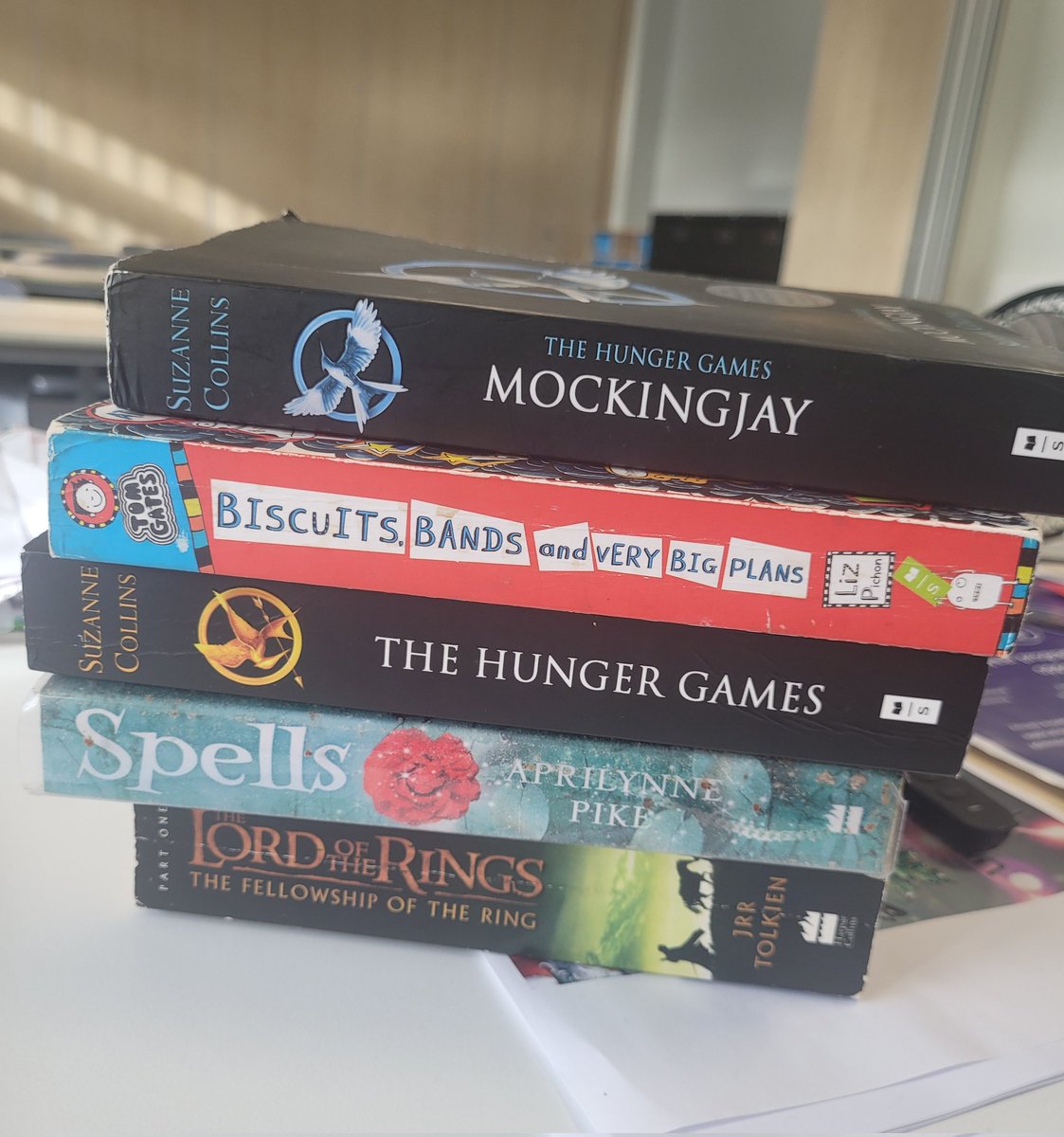MccahillMrs's tweet photo. Thank you Skye in for recycling some of your pre-loved books for other pupils to enjoy in my class library. We have the best pupils, so thoughtful β€οΈ #thewhy #learninginfaithhopelove https://t.co/Swlxaoxg3l
