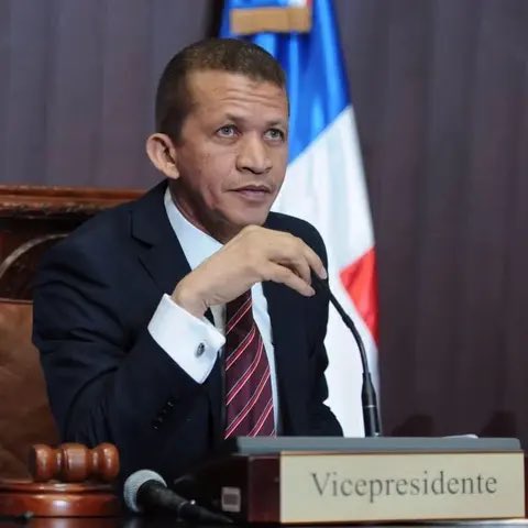 RENUNCIA PLD: 

El veterano diputado Lupe Núñez acaba de renunciar del Partido de la Liberación Dominicana ( PLD )
