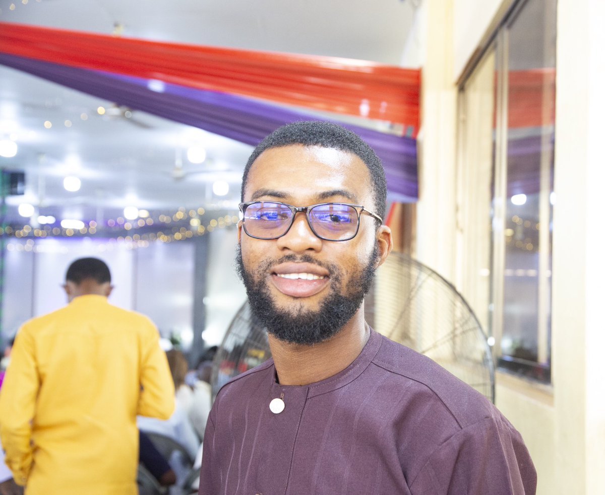 gyina_yie's tweet photo. The gentleman behind your applications abroad. Rate me /10 #GenerationalThinker #StudyAbroadwithPerriGreno https://t.co/p7Tml8EzDJ