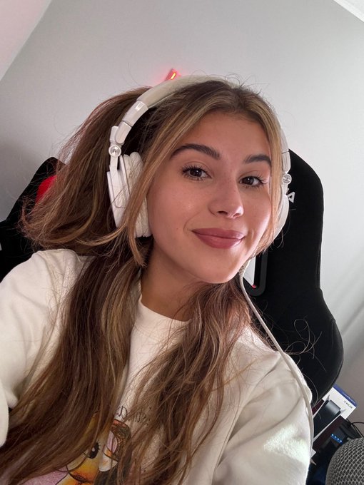 I'm taking over the subathon y'all better join and send subs or something || nylo44 on twitch #FortniteOG<a href="/tag/fortniteog"class="tags"><span>#fortniteog</span></a>