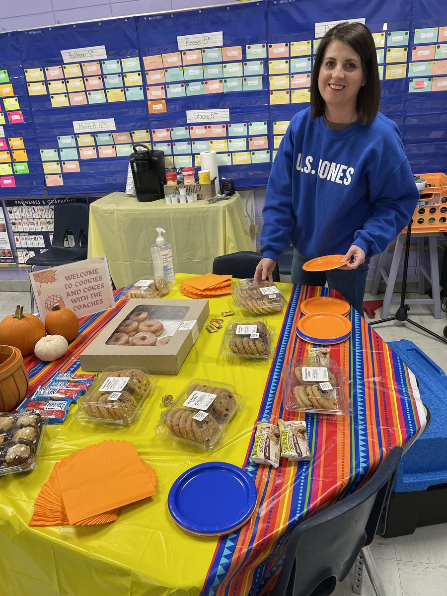 demoptigers's tweet photo. US Jones Elementary is promoting a positive climate and culture with amazing coworkers and other district personnel. It’s always great to have a treat for doing what you do daily! #demopolisdifference
#MTSS
#amsti4all
#alabamaachieves
#ARI
#thankALteachers https://t.co/hekO5m3aN8