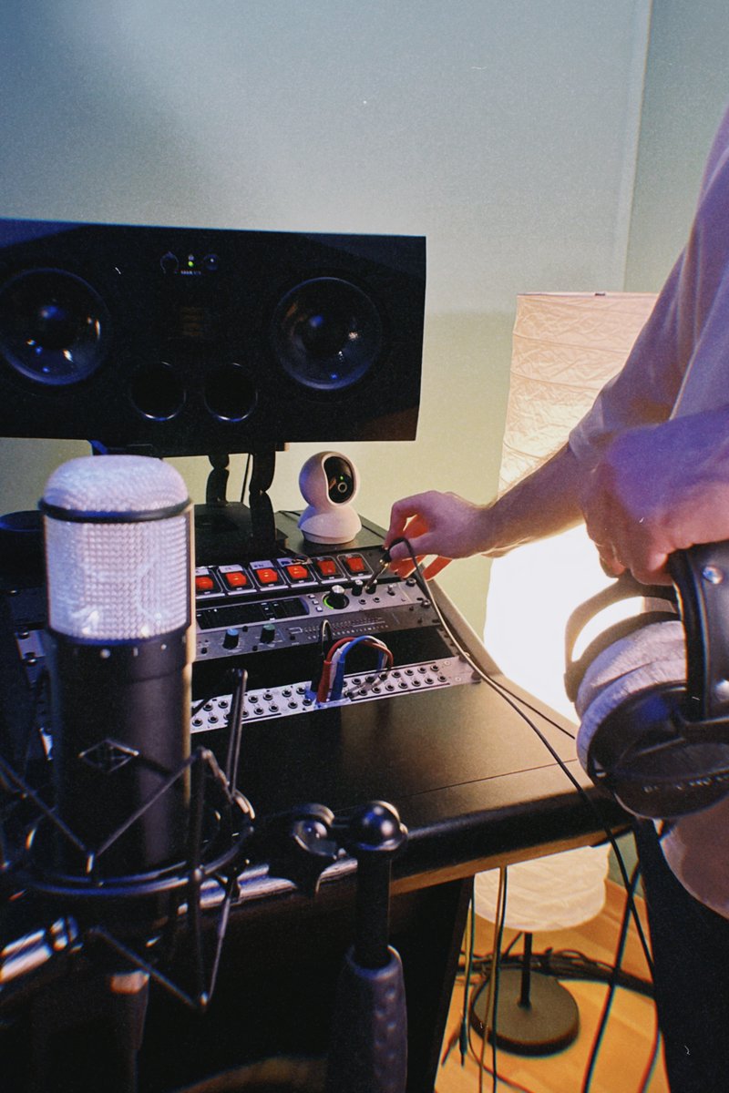 gpressvrestudio's tweet image. Sempre pronti per nuove esperienze!
Condividere un brano e collaborare con altre persone ci permette di crescere e arricchirci costantemente!
Ti aspettiamo in studio per parlarci del Tuo progetto!

#goldpressvrestudio #studiodiregistrazione #produzionemusicale