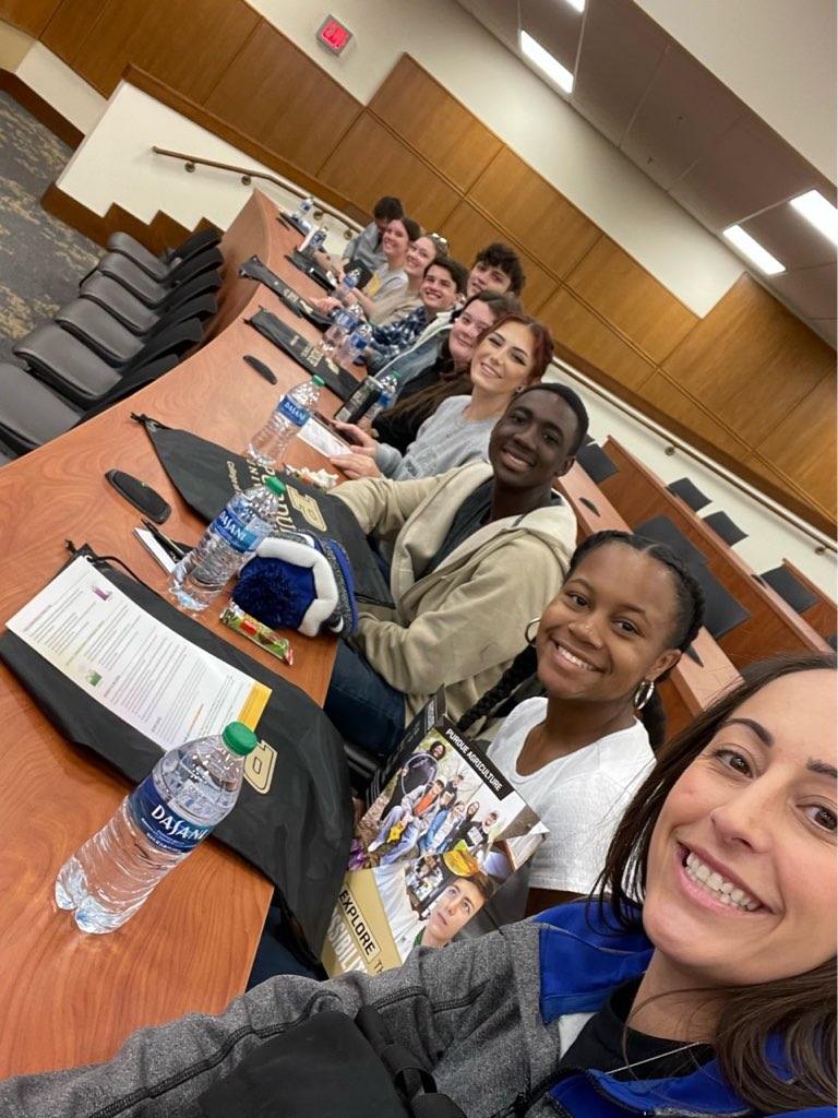 mtregs's tweet photo. Today Middletown High School agriscience students attending the Natjonal FFA Convention &amp; Expo had the opportunity to tour @PurdueAg ! Their agriculture program is ranked THIRD in the nation making this a great experience! @AppoSchools @MiddletownHigh @PurdueInsects @NationalFFA https://t.co/iRlz0rCpgJ