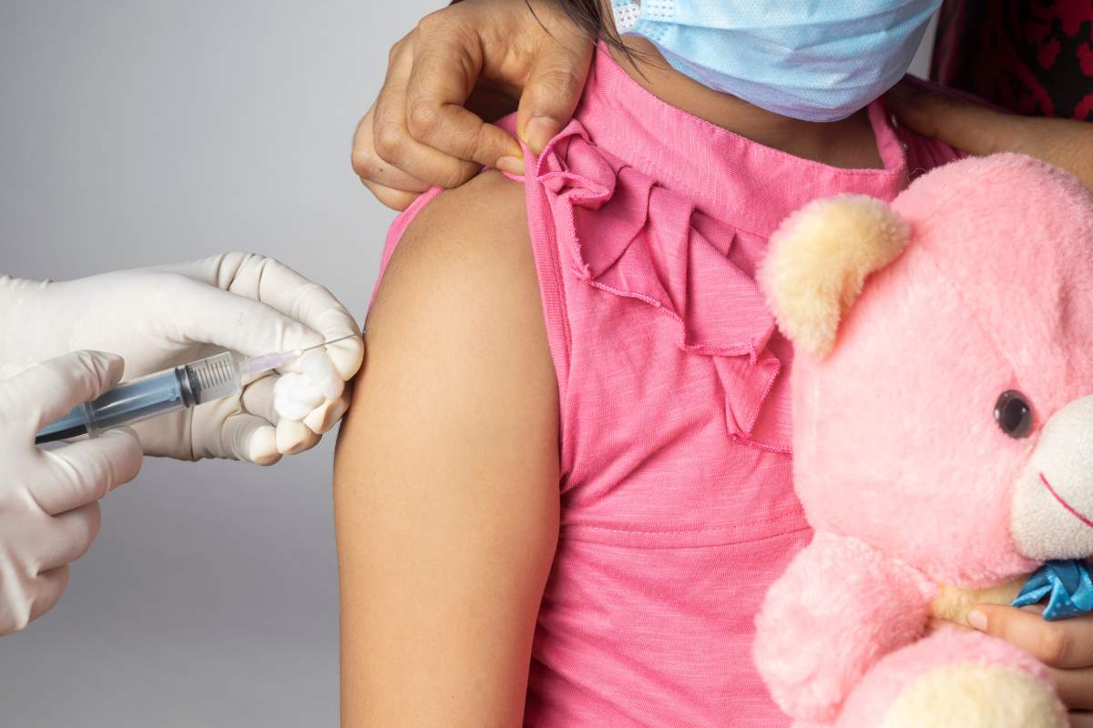 LaPerlaPR's tweet photo. Vacunarán contra la influenza en las escuelas y centros comerciales | https://t.co/wRQJ1UtpPv

Más de la mitad de los contagios se reportan en personas de 19 años o menos, informó Salud. https://t.co/TkEBCfPJOe