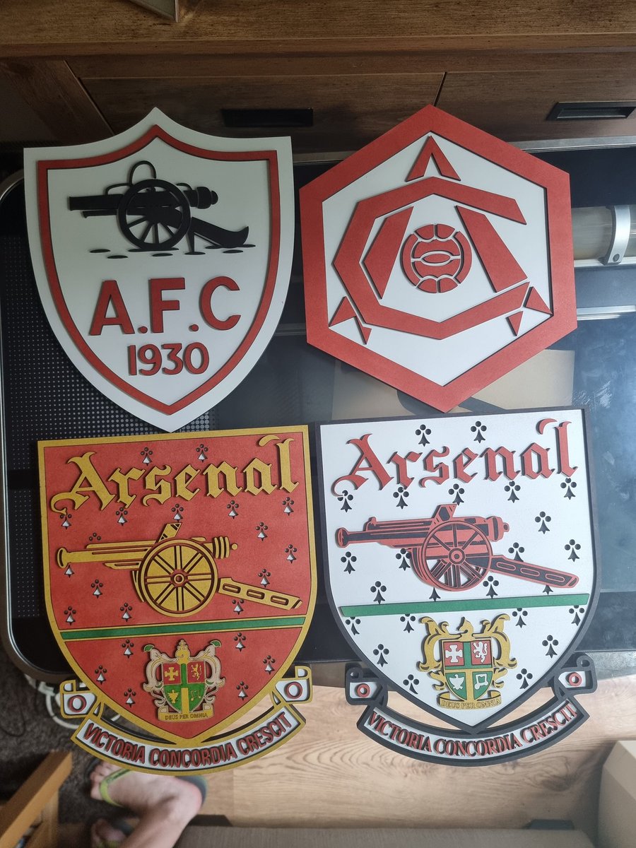 sliney66's tweet photo. ⚠️ 🚨 COMPETITION TIME 🚨 ⚠️  WIN ANY WALL BADGE OR CLOCK OF YOUR CHOICE IF WE GET 3 POINTS V NEWCASTLE. FULL RANGE AVAILIABLE AT https://t.co/i6SqWXCBw2 
To enter like, follow and retweet.
#Arsenal #clockend #Gunners #NEWARS #GoonerFamily #gooners @Arsenal #COYG https://t.co/qanvrHKXDy