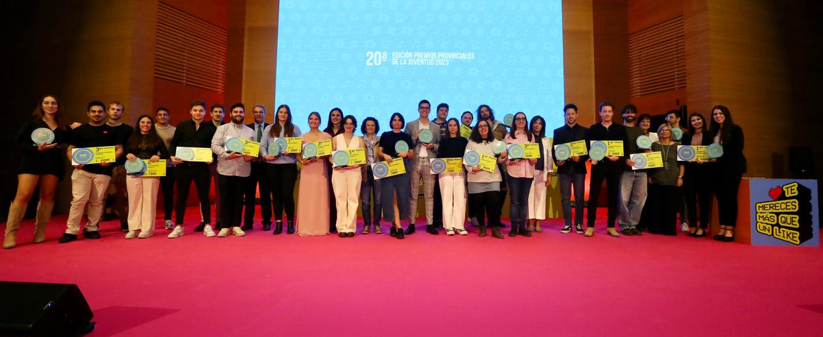 dipuAlicante's tweet photo. Talento, ingenio y creatividad se dan cita en el @ADDAalicante en los Premios Provinciales de la Juventud #TopCreation de @dipuAlicante. @LoretoSerranoP destaca la calidad de las propuestas y anima a los jóvenes a seguir trabajando para conseguir sus sueños y objetivos. https://t.co/hTAx85IiF2