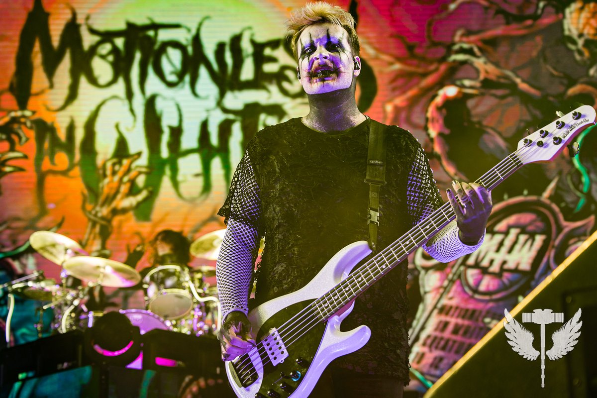 metalhoratio's tweet photo. Experience the electrifying energy of @MIWband at Place Bell, #Montreal! 📸 

My #photos for @Thorium_Mag capture the intense vibes and powerful aesthetics of their performance. An unforgettable night! 🤘🎶 

#MotionlessInWhite #LiveMusic #Metal #ConcertPics #ThoriumMagazine https://t.co/icij5Y6koC