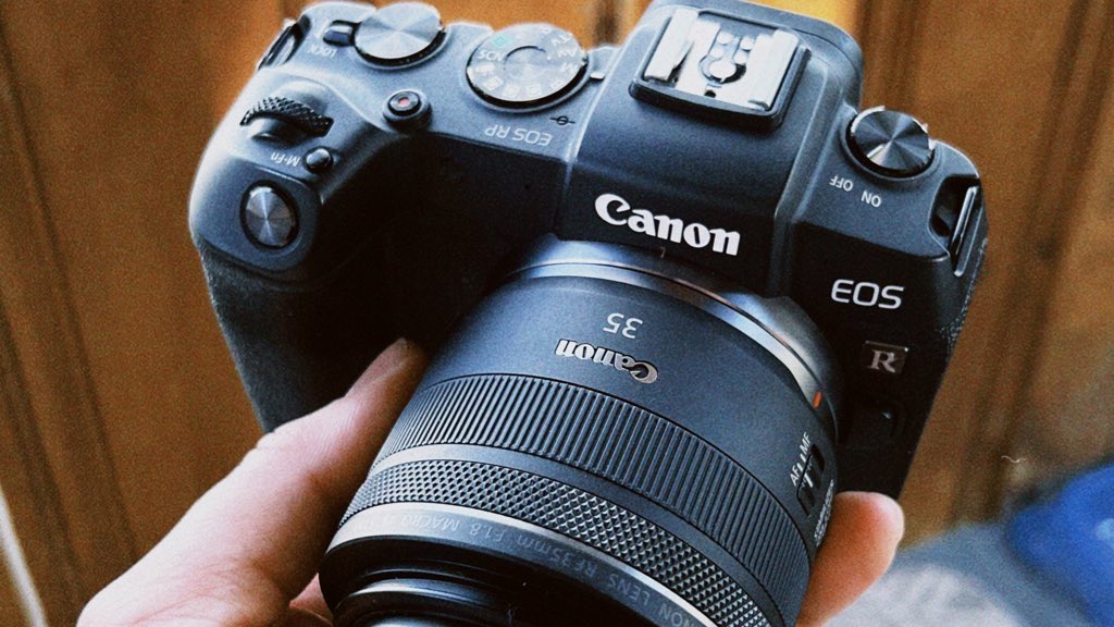 ShootWithSantos's tweet image. The camera vs the photos 🫠