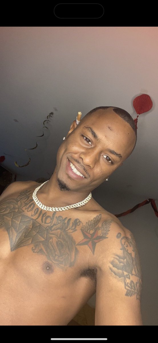 TheDaddyDiamond's tweet photo. 🗣️ BEND THATH THAT ASS OVER ! LET THAT COOCHIE BREATHE ✨🍑😮‍💨. HAPPY FINE NIGGA FRIDAY✨🥰😍 ! Now let me come Nut✨🍆💦 in you &amp; get you a Rich Baby Daddy . Face Card … FOREVER VALID ✨💳😍💯Now come SWIPE 😈🤗💯 https://t.co/KRLRnLktaN