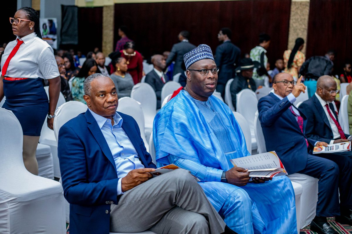inoyotoro's tweet photo. Inoyo Toro Foundation and @Savannah_Energy Awards 22 Teachers and 50 Tertiary Institution Students.

Check out full story here👇

https://t.co/BI7q5rYvZX

#EducationForAll #NigeriaNews #SDG https://t.co/gLDNN7MSUf