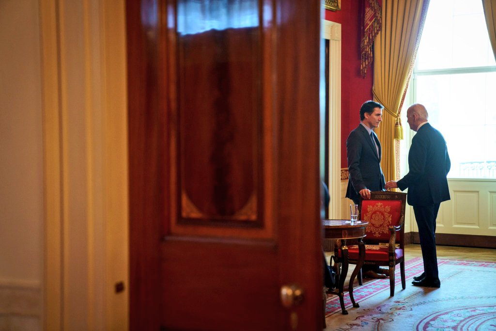 MarkCarney_Ego's tweet photo. Before the summit of the Americas, I had my photographer sneak a picture of me with @POTUS Biden.

He's actually scolding me here, because I'm incompetent and a political liability to have around.

But I'll tell Canadians we had a serious talk to make it seem like I'm respected. https://t.co/4Ov8t9H8yB