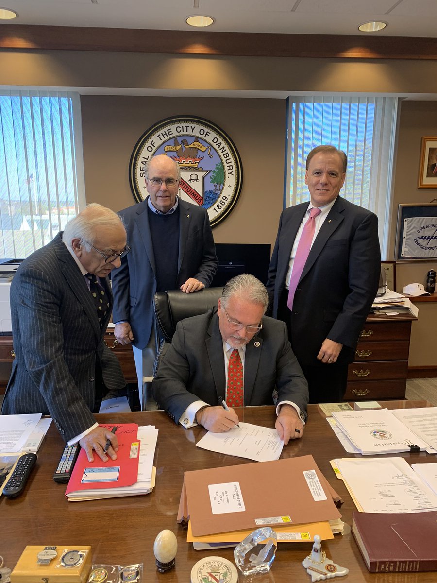 Mayor Dean Esposito tweet media