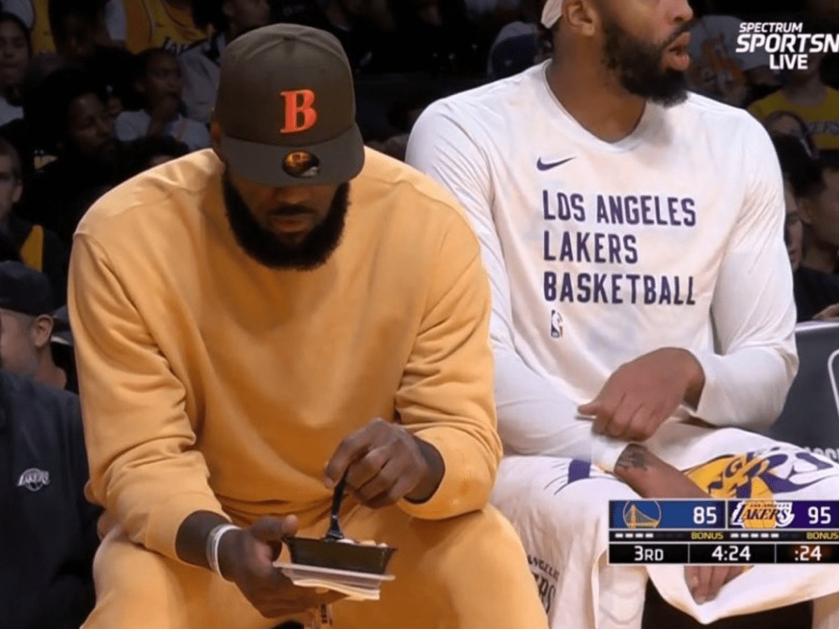 JonMetler's tweet photo. @TheDunkCentral LeBron James the rest of the regular season after the Lakers win. https://t.co/jCLzKLn7ac