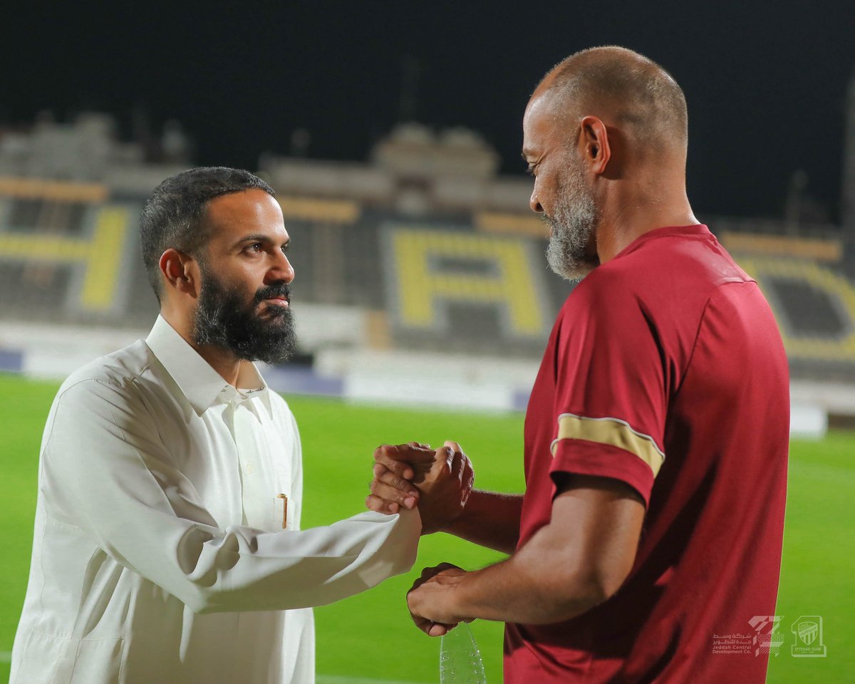 IttiStudio's tweet photo. 🚨🚨🚨 عاجل - شوووت :
إدارة #الاتحاد تتجه لإقالة المدرب نونو سانتو. https://t.co/OLZveOSIDs