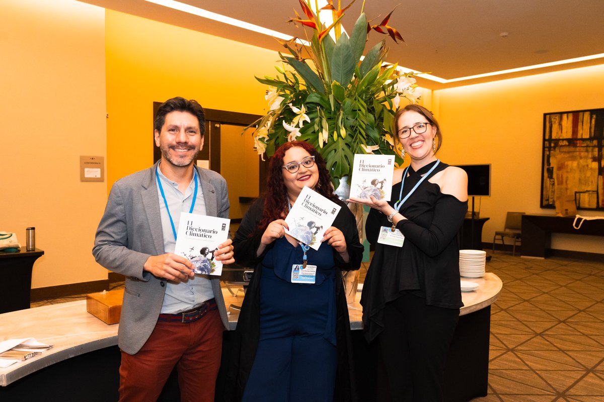 UNDPplanet's tweet photo. The Climate Dictionary pocketbook made it to Panama for #ClimateWeekLAC! 🇵🇦📚

Our practical guide to understanding the terms related to climate change is available in English and Spanish also through our website.

Download it now: https://t.co/wgnEwiaHSe https://t.co/qUP83569VY