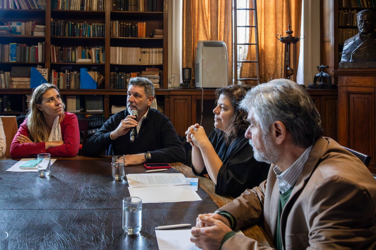 ANLIS_Malbran's tweet photo. Hoy se llevó a cabo el encuentro del Comité Interministerial #PoblAr 🧬 de las Áreas de Ética de la Investigación.

En esta oportunidad estuvieron presentes la ministra de Salud @carlavizzotti  y el ministro de Ciencia y Tecnología @FilmusDaniel 

👇 Sigue en hilo https://t.co/HC6bj6qJ9o