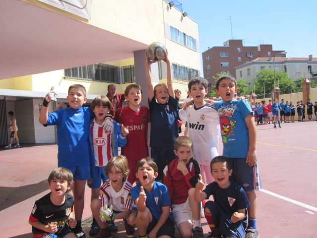 miguell06_'s tweet photo. "el tiempo no se pasa nos pasamos nosotros" https://t.co/qnk0QA6xDk