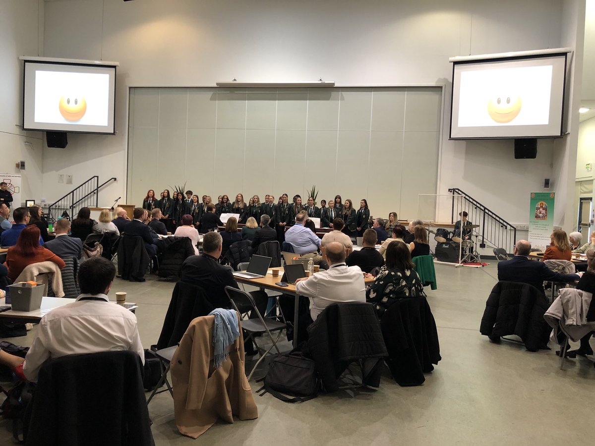 An uplifting start to Falkirk’s Heads of Establishment meeting this morning - a treat from @StMungosFalkirk fantastic choir before getting stuck into QI 2.3 Learning, Teaching and Assessment #consistency #quality #SelfEvaluation #collaboration #FabFalkirk 👌