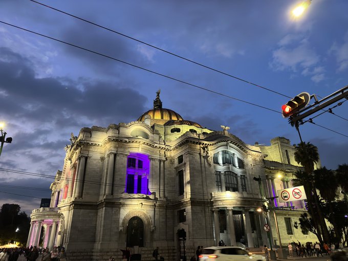 In Mexico City with my wife   @PlayJuliaTS https://t.co/M92EdD2sah<a class="tags" href="/tag/playjuliats">@playjuliats</a><a href="/tag/cuba"class="tags"><span>#cuba</span></a>