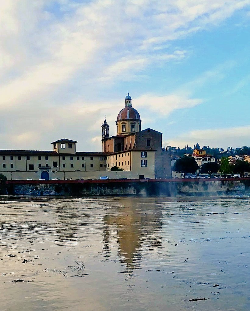 Miriamban0407's tweet photo. Con una calma inesorabile
che zittisce facendo trattenere il respiro, disse #Arno:
-io sono l'acqua fatta di mille gocce
📸-onda di piena oggi, #Cestello , #Firenze 💜⚜️ https://t.co/t4BL2NvKvG