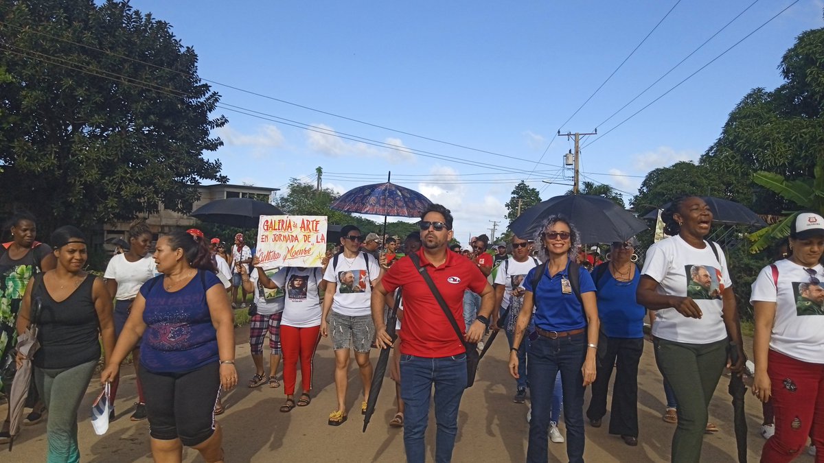Yerlis83550122's tweet photo. Se realiza el Desfile inaugural de la Jornada de la Cultura Moense con la participación de artistas, creadores, trabajadores, estudiantes y el pueblo en general
#CulturaMoa
#VamosPorMas https://t.co/g9GIWzfP5o