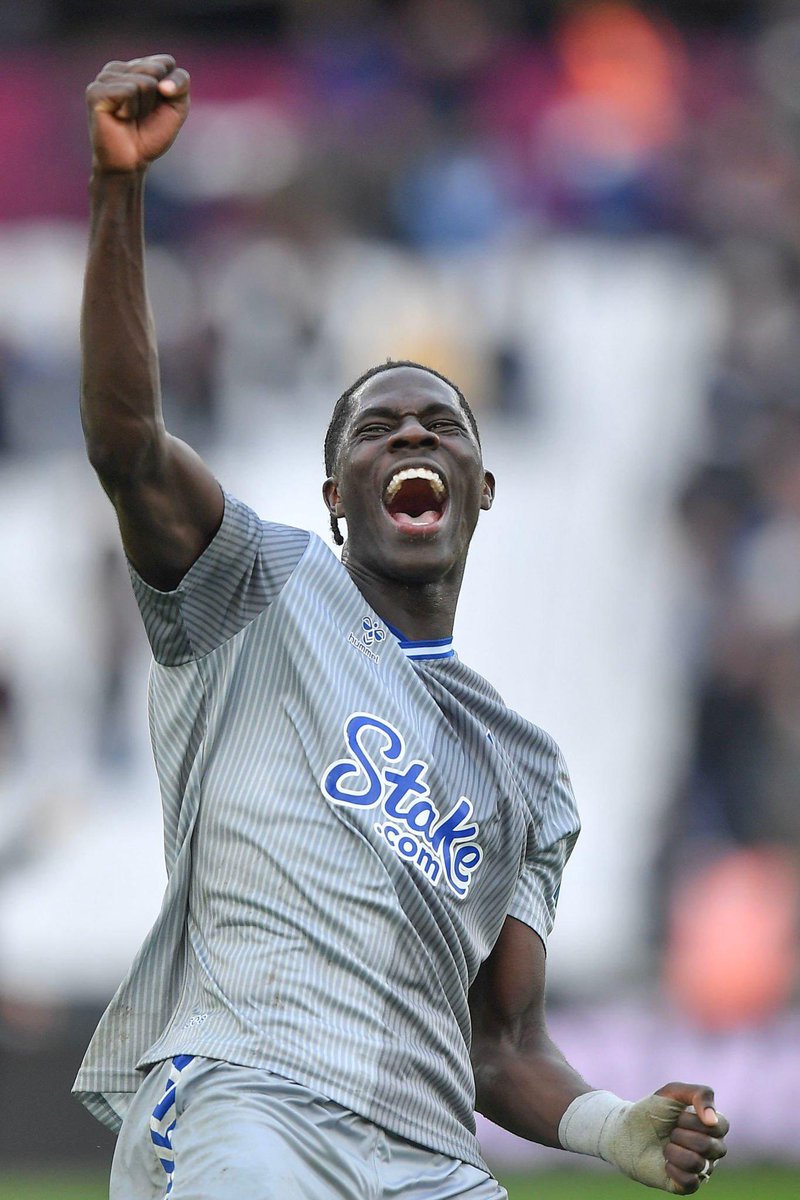 🗣️ Amadou Onana on his future: “For the future, I don’t ask myself too many questions. Only my performance will take me where I want. I’m not thinking about leaving in January.”