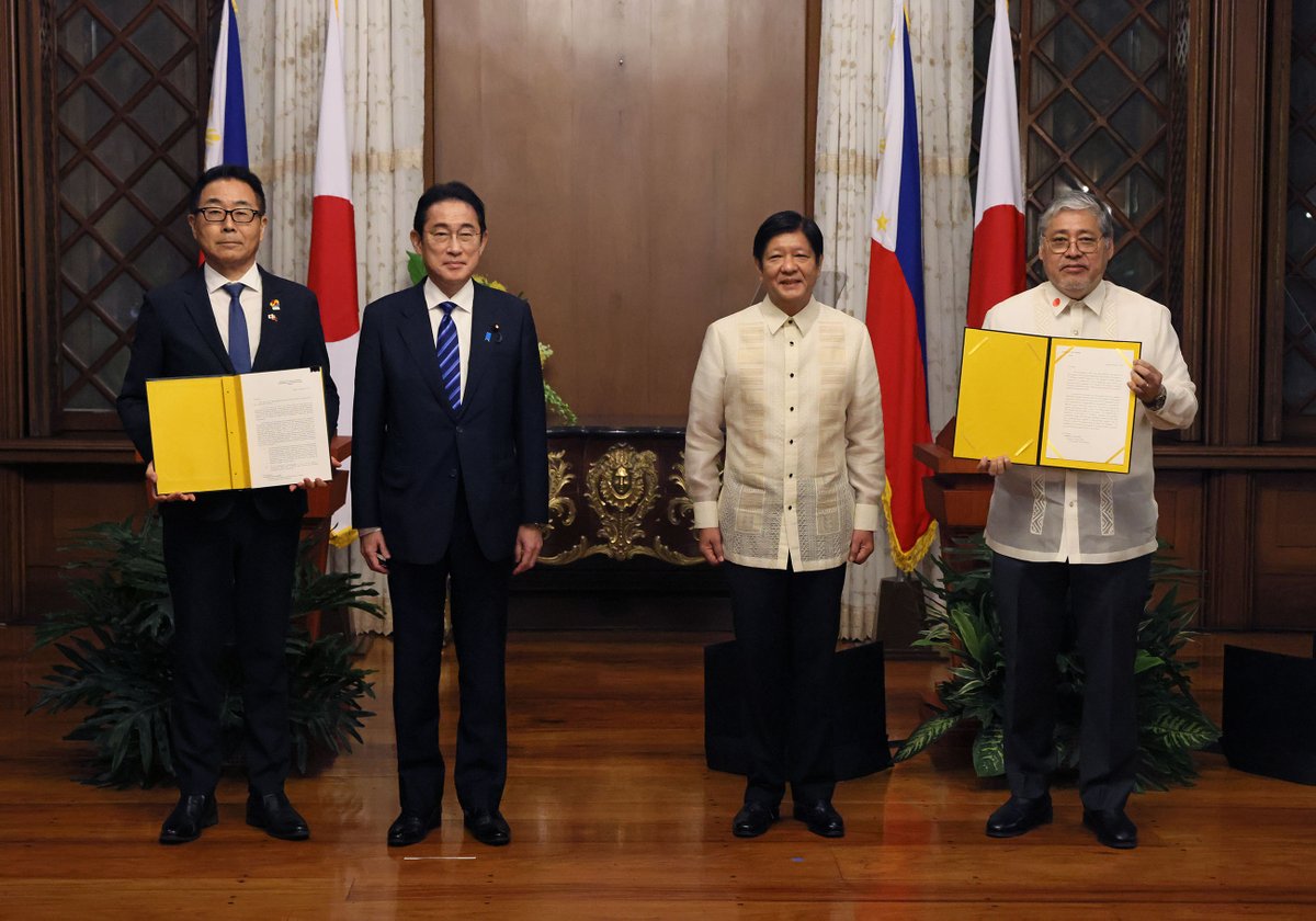 MofaJapan_en's tweet image. 1stOfficial Security Assistance to be granted to the Philippines

On November 3, in the presence of 🇯🇵PM Kishida and 🇵🇭President Marcos, the 1st OSA notes in the world were signed and exchanged in the #Philippines.

#OSA #SecurityCooperation #deterrance #maritimesecurity