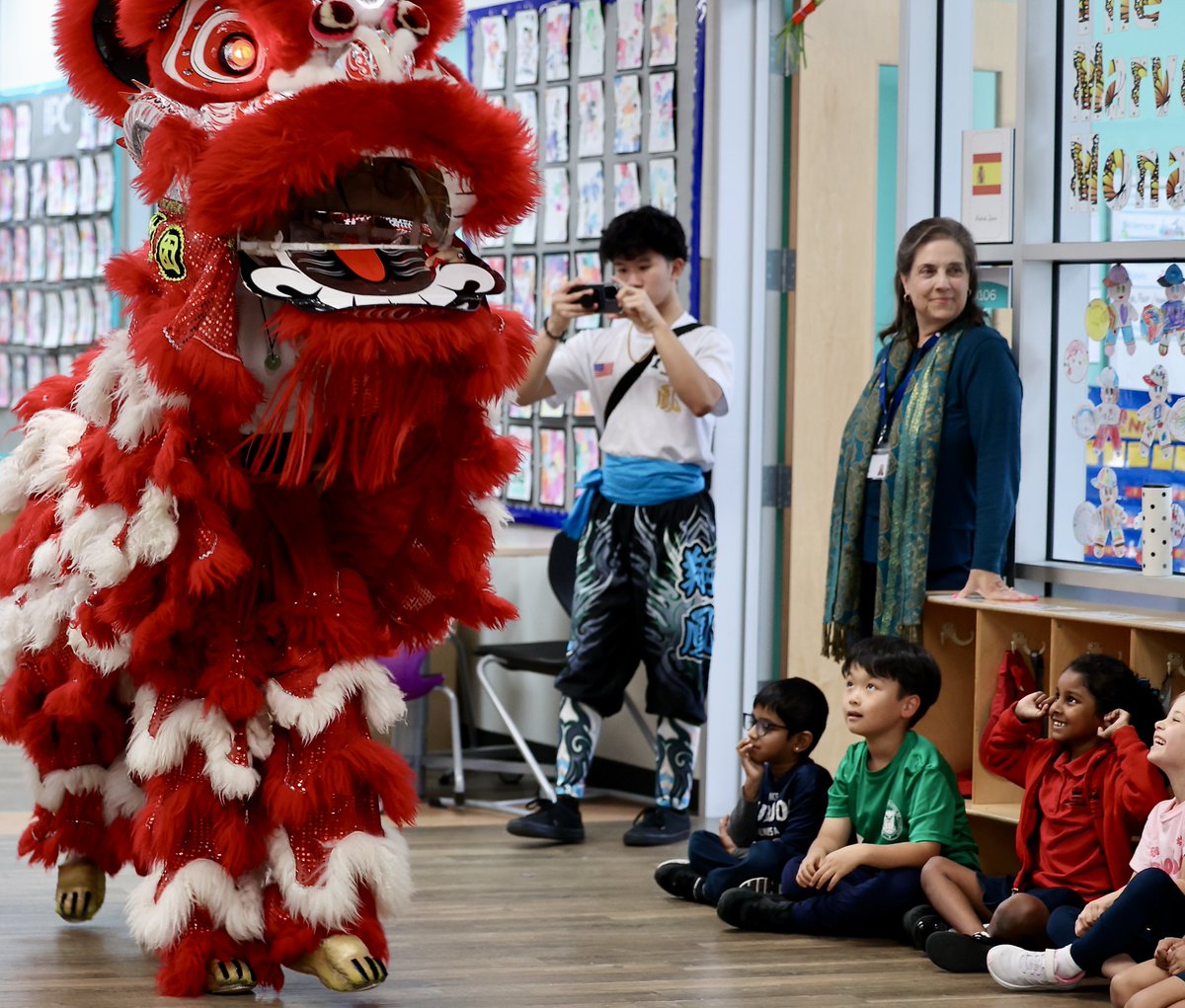 BISHouston's tweet image. Enjoying a learning experience like no other!
As part of their IPC unit, “let’s celebrate’ Year 1 are learning about the spectacular Lunar New Year celebrations. Our #naeachievers are living their learning. Many thanks to our #worldclass parent community! #BISHouston