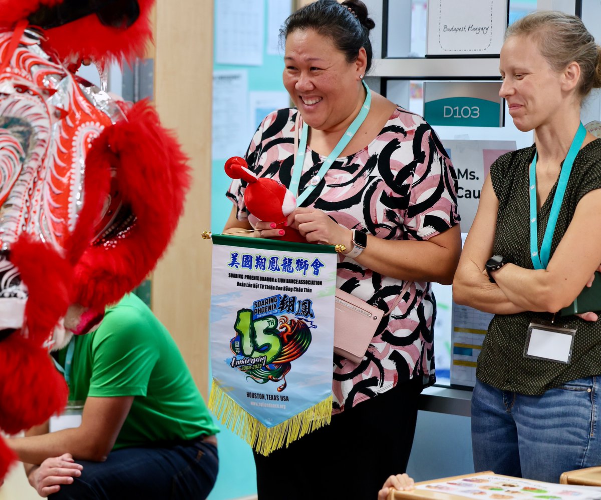 BISHouston's tweet image. Enjoying a learning experience like no other!
As part of their IPC unit, “let’s celebrate’ Year 1 are learning about the spectacular Lunar New Year celebrations. Our #naeachievers are living their learning. Many thanks to our #worldclass parent community! #BISHouston