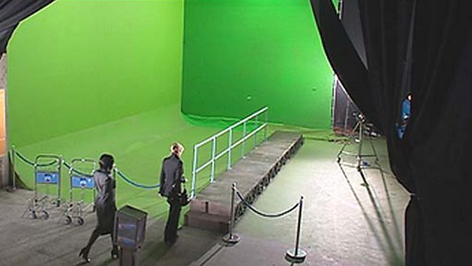 DoctorWhoPN's tweet photo. Behind the scenes of 'Midnight'
#Xtonic 🚌🗣️ #DoctorDonnathon 
https://t.co/PvphbLrcAV https://t.co/lnSsOq11OK
