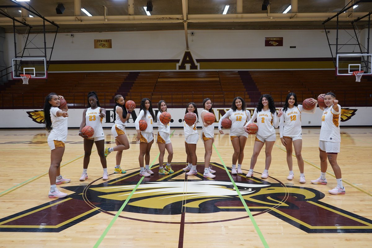 Wadrian D. Wallace tweet media