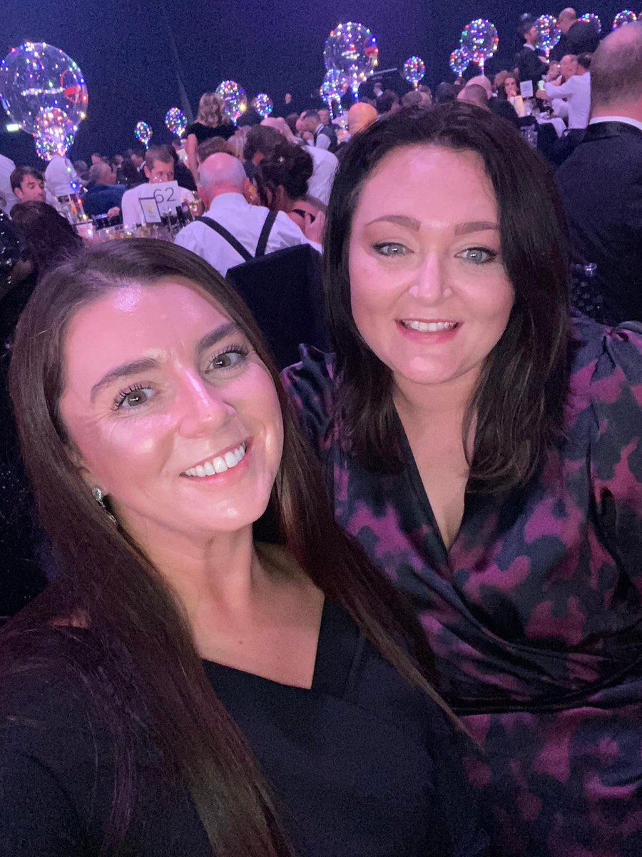 imalextaylor_'s tweet photo. At the #AVAwards with the BenQ team @AVMag 🥂 https://t.co/0JxYTVuDXO