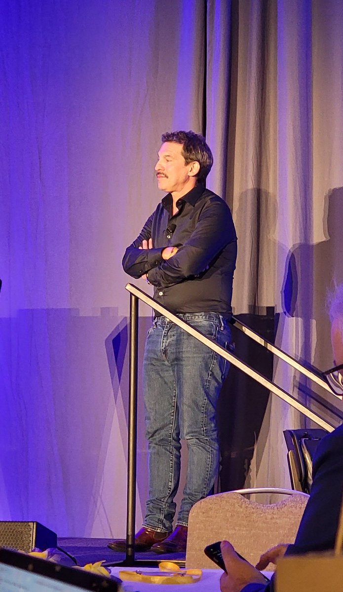 adamclevenger's tweet photo. @FrancescoAm gave a masterclass in emotions and fundraising!

Emotions are not neutral.

Fundraising should...
Surprise
Disturb
Seduce
Convince
And only then provide happiness https://t.co/bWM1rCHbNg