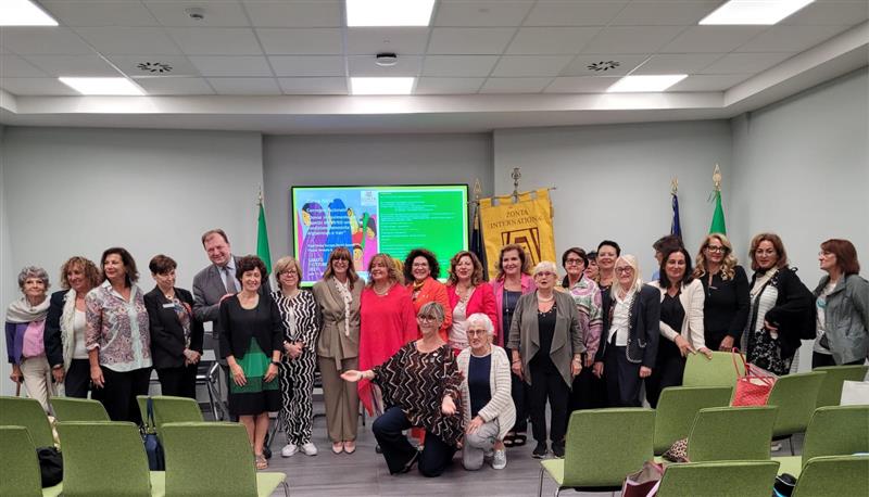 ZontaIntl's tweet photo. Zonta Italy hosted a national conference entitled "Women on the Move for the Respect of Human Rights: The Condition of Women in Afghanistan and Iran."

Read more about this action: https://t.co/MotlwzAwO8 #ZontiansInAction #BuildABetterWorld https://t.co/nLSw0MRVWn