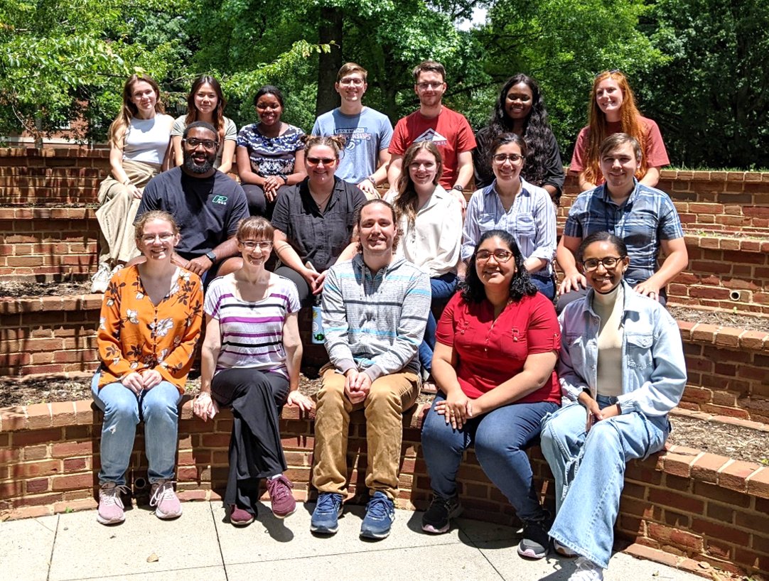 PompanoLab's tweet photo. Please RT: We are recruiting!  If you are interested in multi-organ #OrgansOnChip, models of immunity or #ImmunoEngineering, vaccination, or brain immunity, and want to join a collegial and supportive lab, then we can't wait to read your application! 
https://t.co/638e3ZoWRH https://t.co/1U3Ckj7NCK