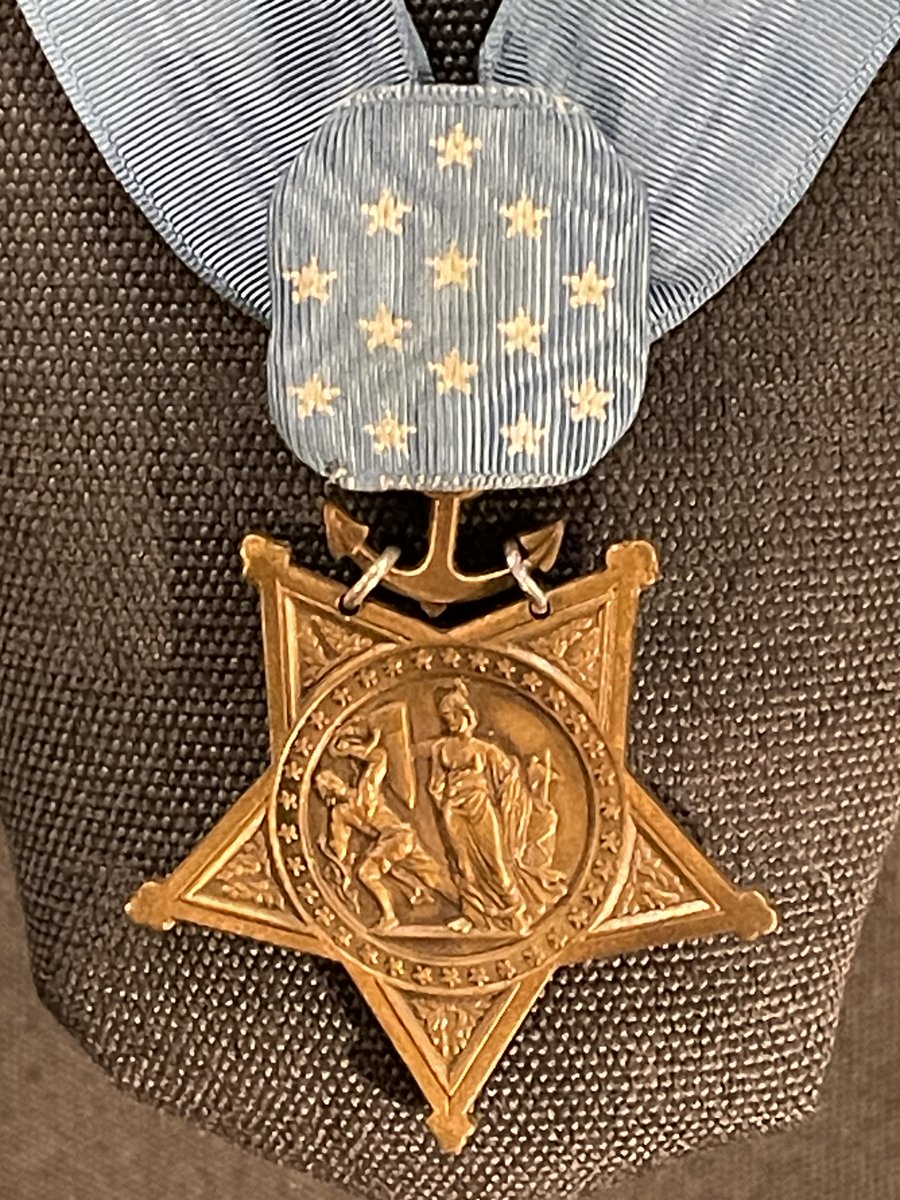 SFRProductions's tweet photo. November 20, 1943, Tarawa Red Beach 2- Staff Sergeant William Bordelon destroys 4 enemy bunkers before being KIA. He was awarded the Congressional Medal of Honor for his actions. He buried at Fort Sam Houston National Cemetery.
#USMC #MedalofHonor #History #sfrproductions https://t.co/G0o3K43e5N