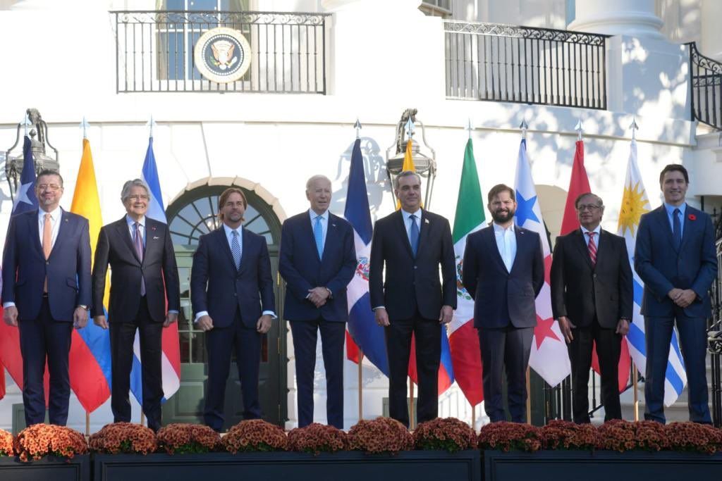 At the #AmericasPartnership for Economic Prosperity Summit in Washington, President @petrogustavo focused on furthering dialogue to achieve meaningful and durable solutions to challenges facing the Americas. 🇨🇴 🇺🇲🇧🇧 🇨🇦 🇨🇱 🇨🇷 🇩🇴 🇪🇨 🇲🇽 🇵🇦 🇵🇪 🇺🇾