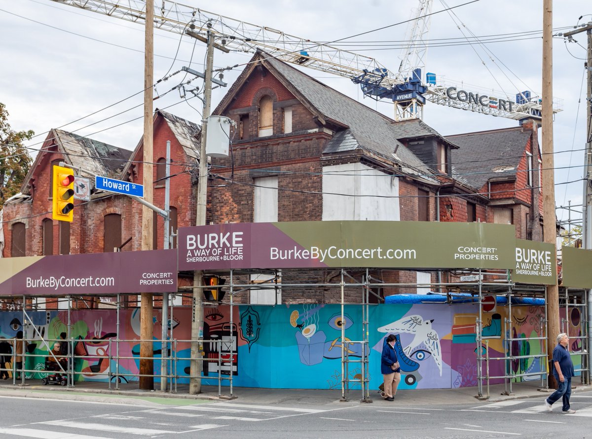 We recently unveiled Colourful Paths, a commissioned public art installation along the perimeter of the Burke condominium’s construction site in downtown Toronto, in collaboration with @STEPSpublicart and local artist Yasaman Mehrsa.

✅ ow.ly/cLy550Q3JXN

#publicart